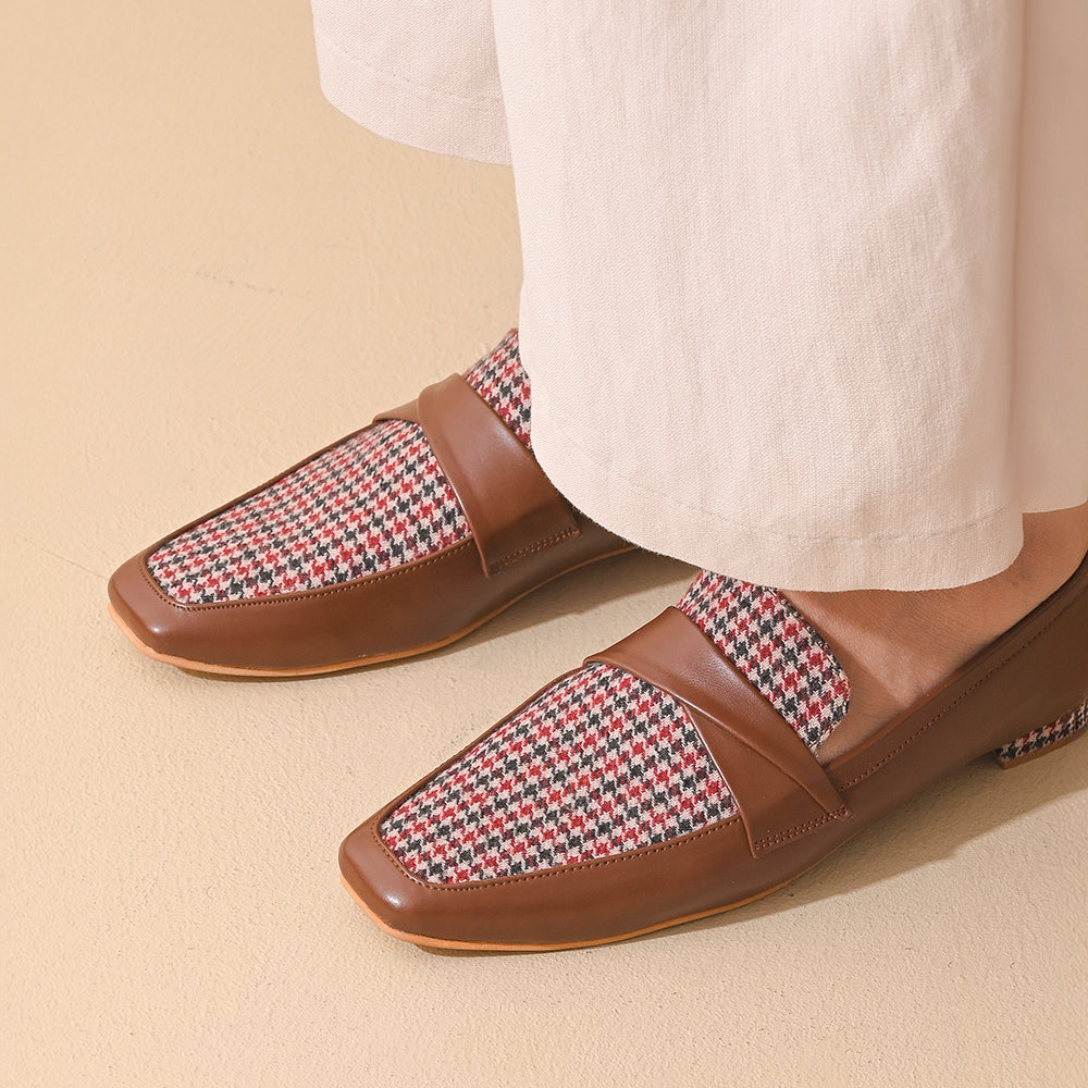 Oak Houndstooth Square Toe Loafers Shoes