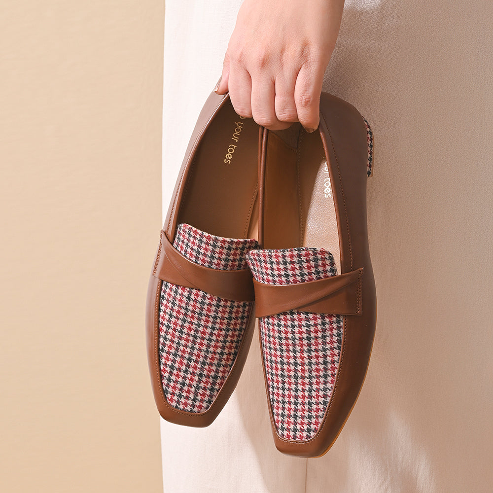 Oak Houndstooth Square Toe Loafers Shoes