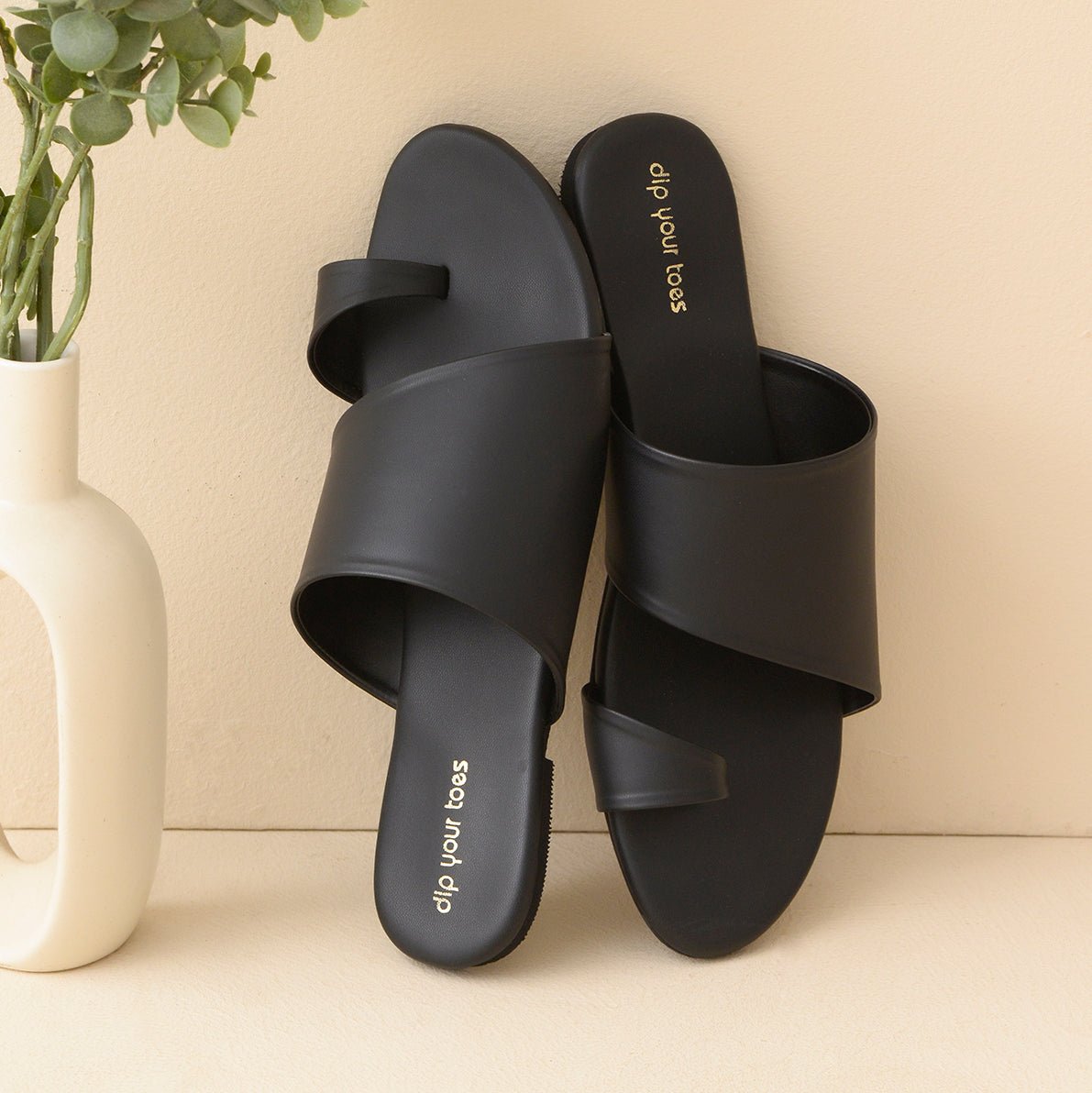 Black toe ring flats