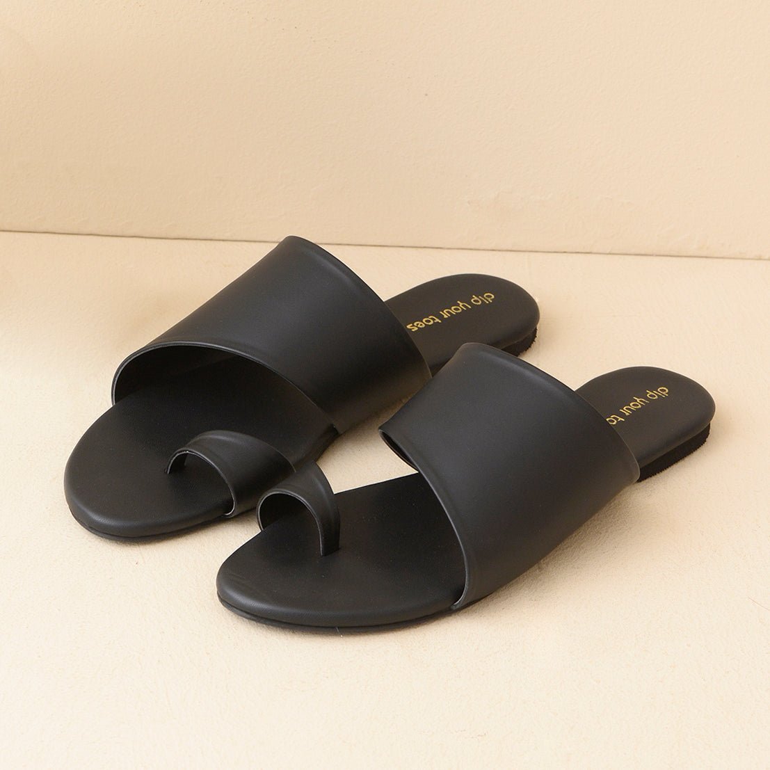 Black toe ring flats
