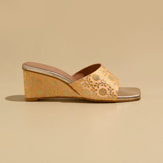 Peach Banarasi Gold Wedges