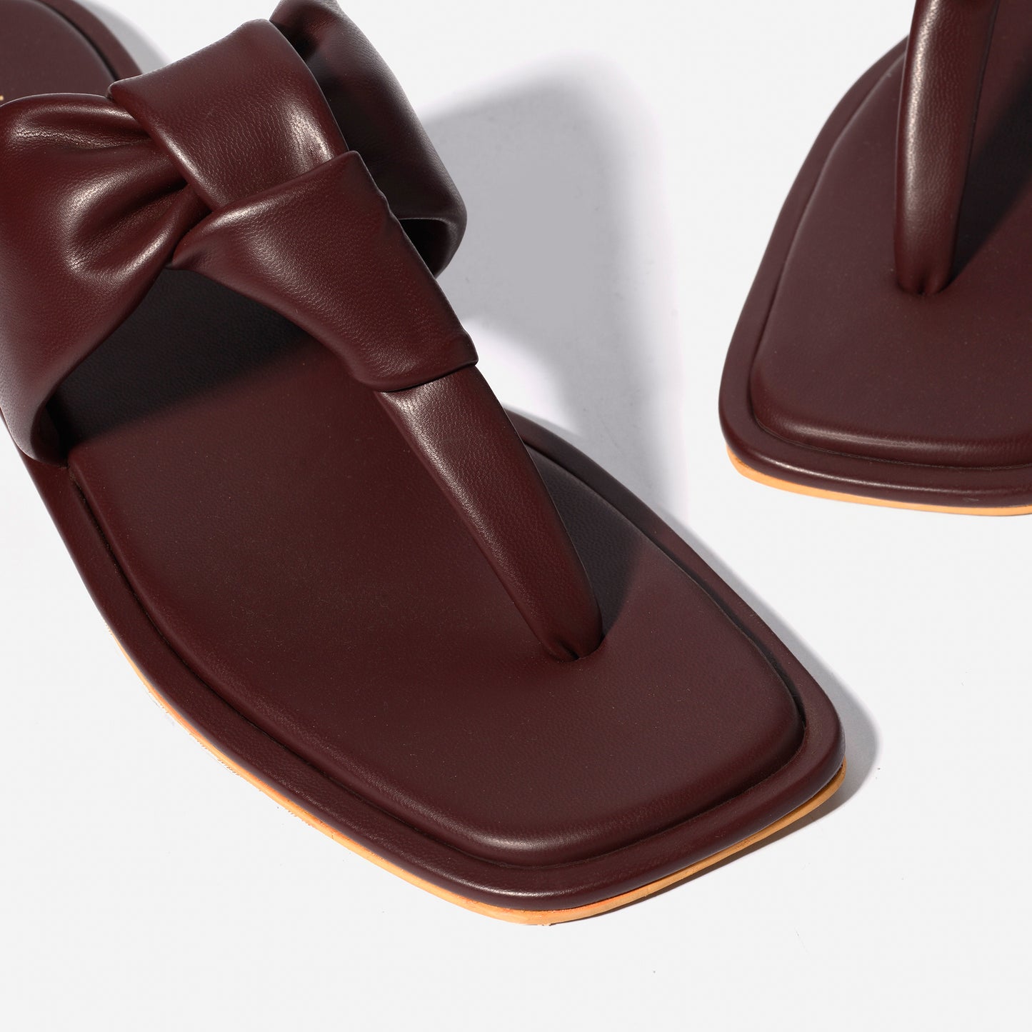 Ruby puffy Knotted flats