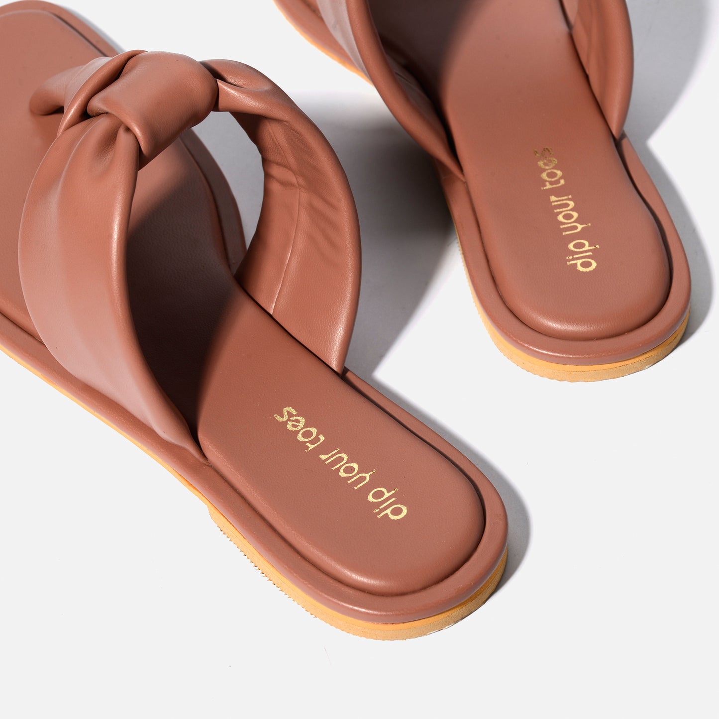 Blush puffy Knotted flats