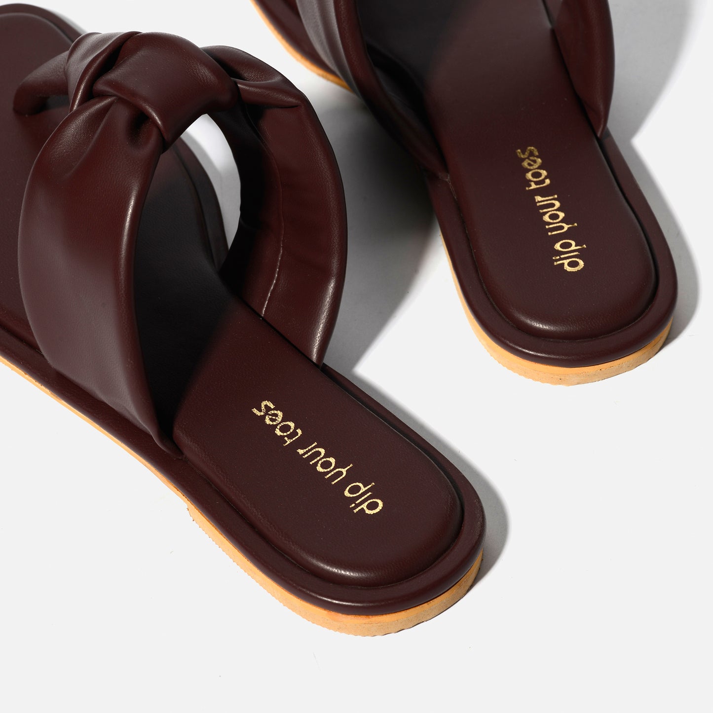 Ruby puffy Knotted flats