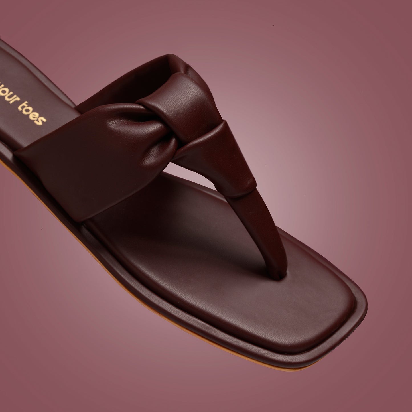 Ruby puffy Knotted flats