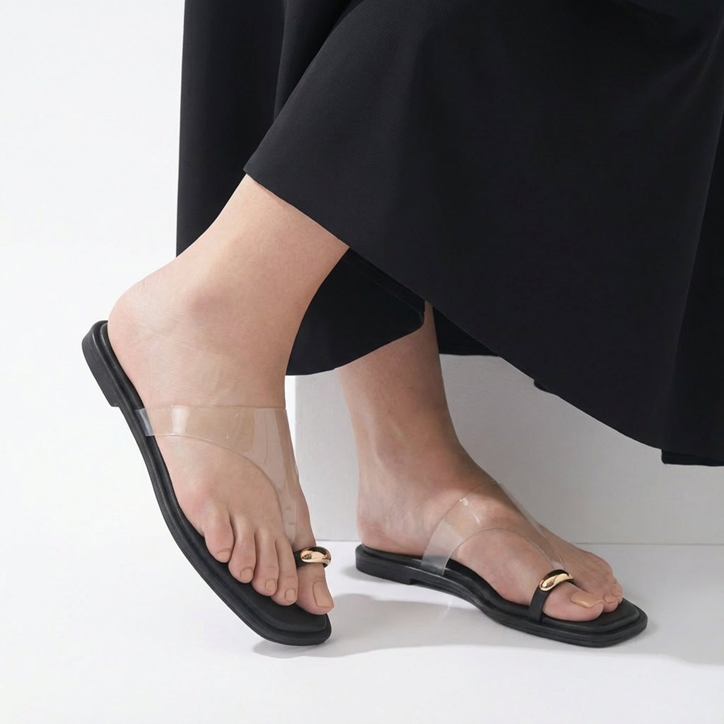 Black Toe Ring Detail flats