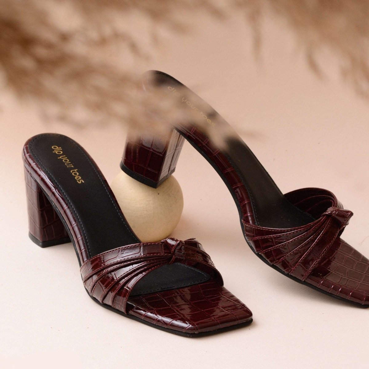 Mulberry knotted textured Heels