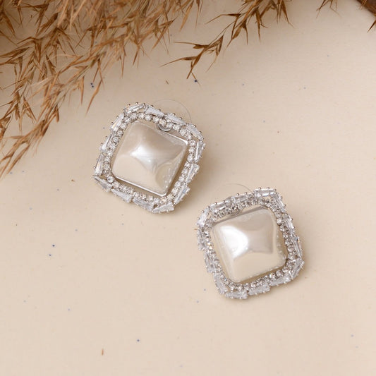 Timeless Pearl Earrings