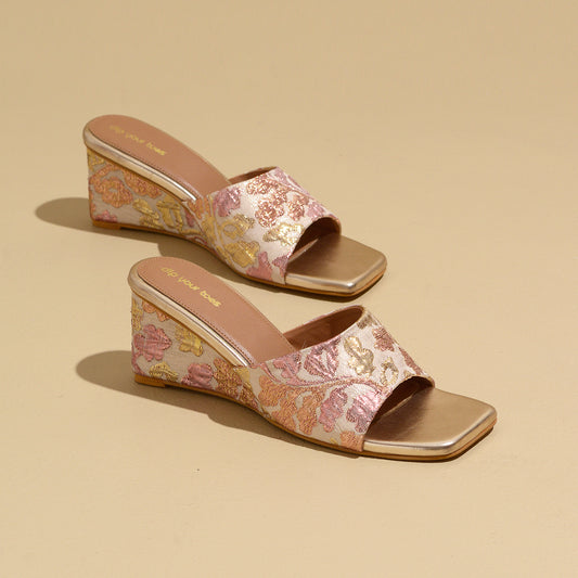 Old Gold textured Wedges