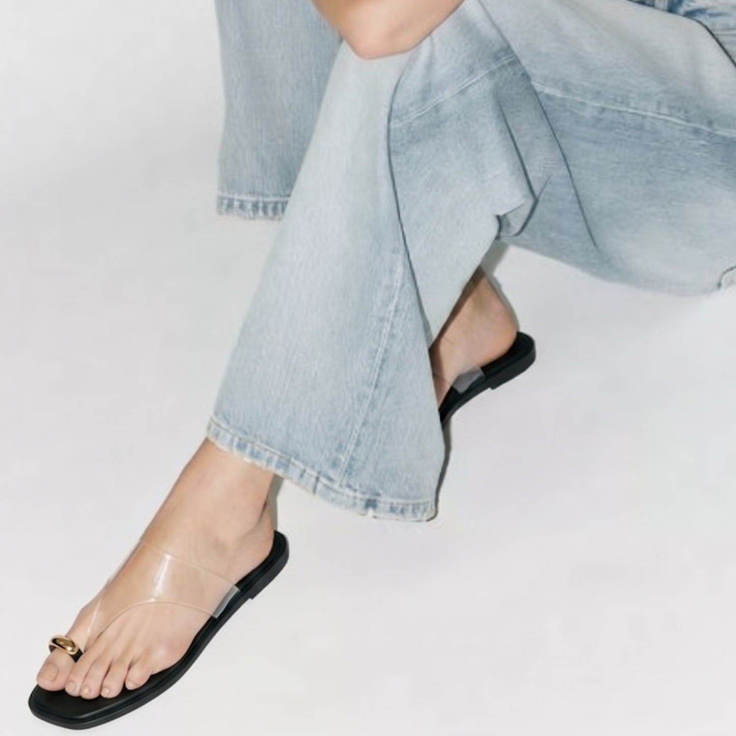 Black Toe Ring Detail flats