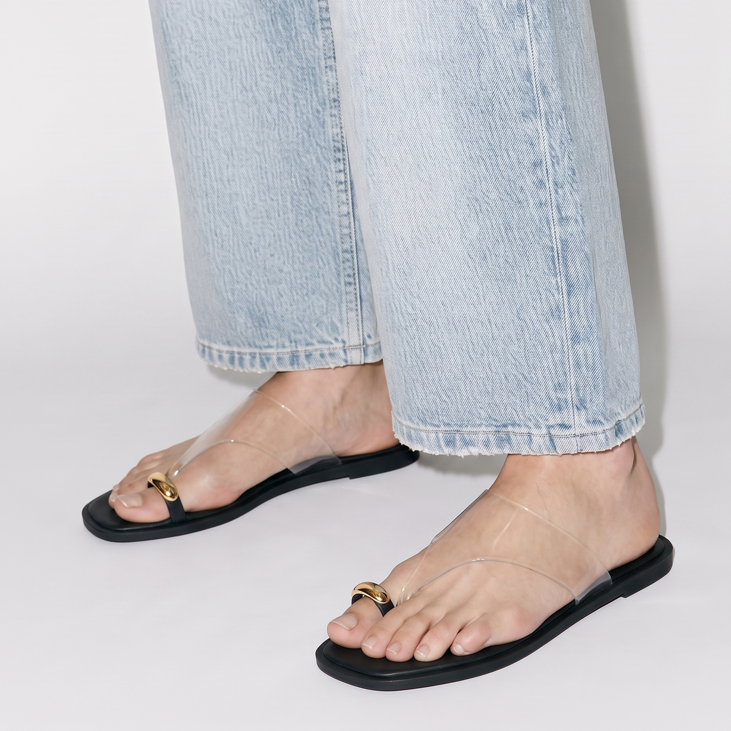 Black Toe Ring Detail flats