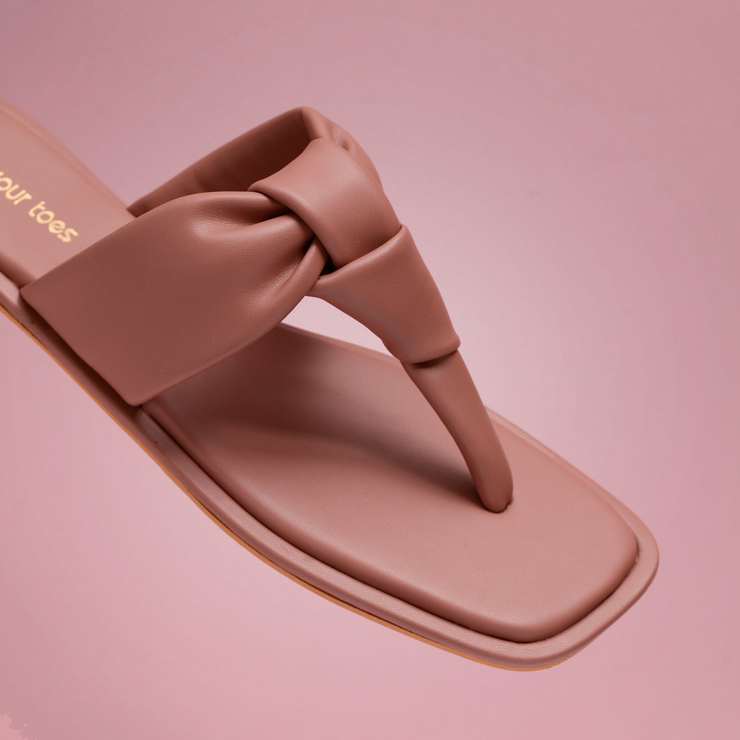 Blush puffy Knotted flats